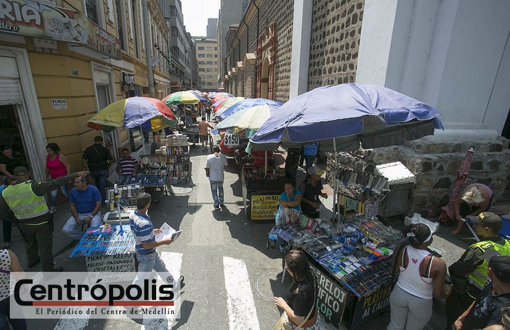 Desorden en pasajes peatonales