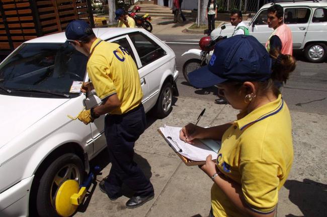 “Cepos” nueva forma para inmovilizar vehículos en Medellín