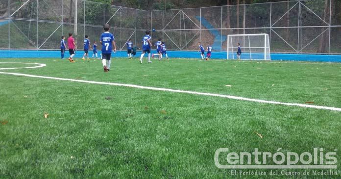 El centro ya tiene cancha sintética pública