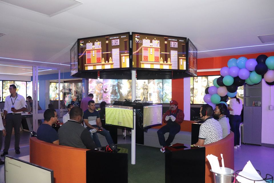 Grupo Réditos inaugura sala gamer para sus empleados