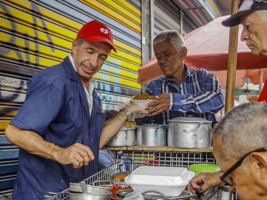 Almorzar por un dólar