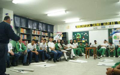 Jóvenes de la comuna 10 se forman para ser líderes en las juntas de acción comunal
