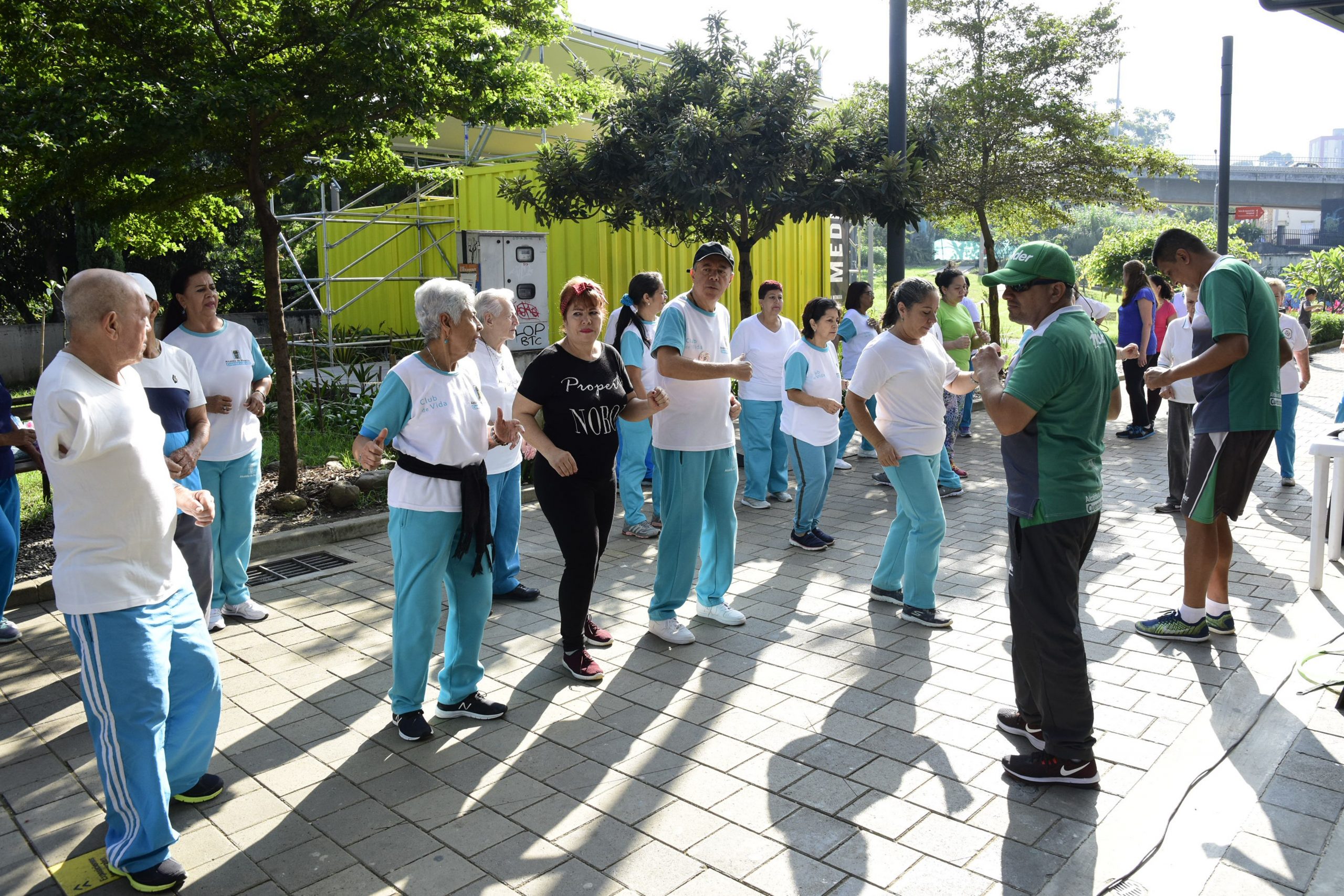 Canas al aire: recreación y deporte para la tercera edad - Centrópolis