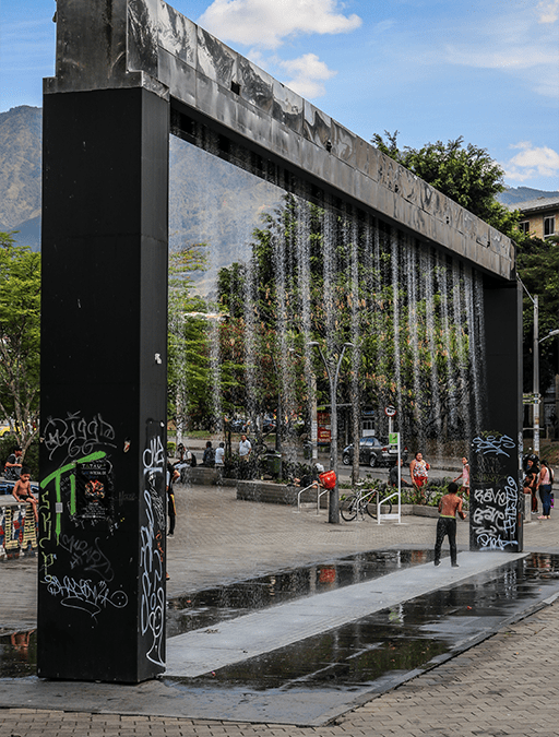 Por fin pantalla de agua en Parque Bicentenario vuelve a funcionar