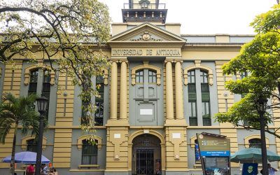 Historia de la educación en Medellín, una brújula que apunta hacia el centro 