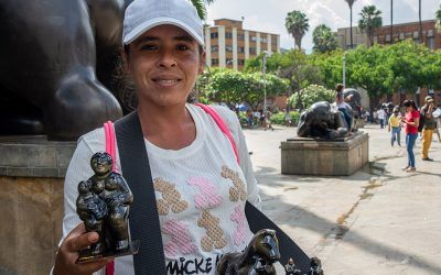Las caras que rodean la Plaza Botero 