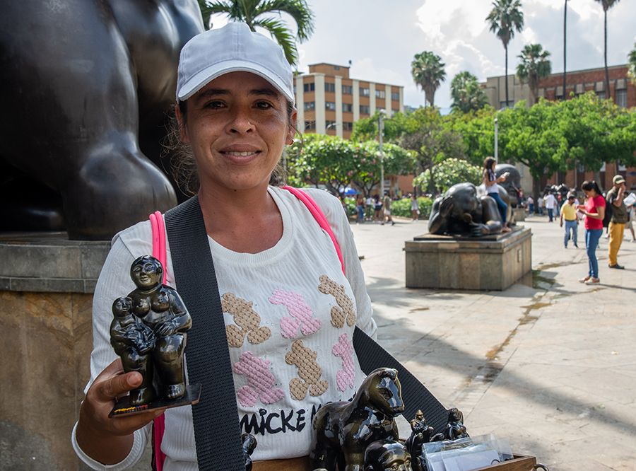 Las caras que rodean la Plaza Botero 