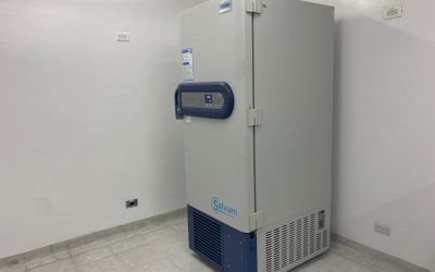 El centro aporta primer ultra congelador para vacunas Covid-19 en Medellín