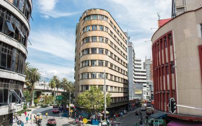 Edificio La Naviera se ilumina para darle otra cara al centro de Medellín