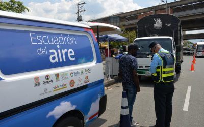 590 operativos para evitar vehículos contaminantes en el centro de Medellín