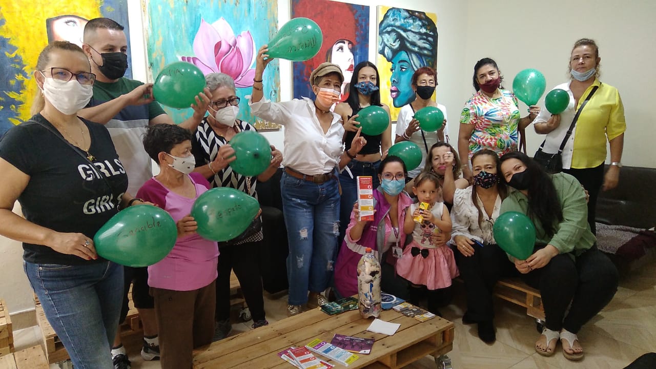 las mujeres tienen un colectivo en el centro