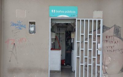 Baños públicos en el centro: necesidad urgente a la que le hace falta conversación 