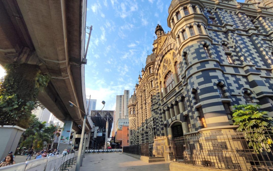 a un mes del cerramiento de plaza botero