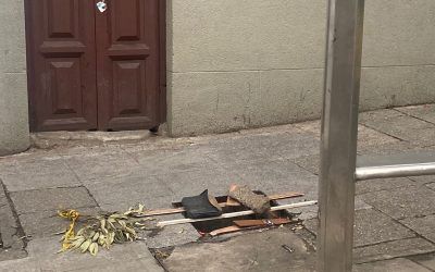 El centro sin huecos en las calles, pero sí en las aceras