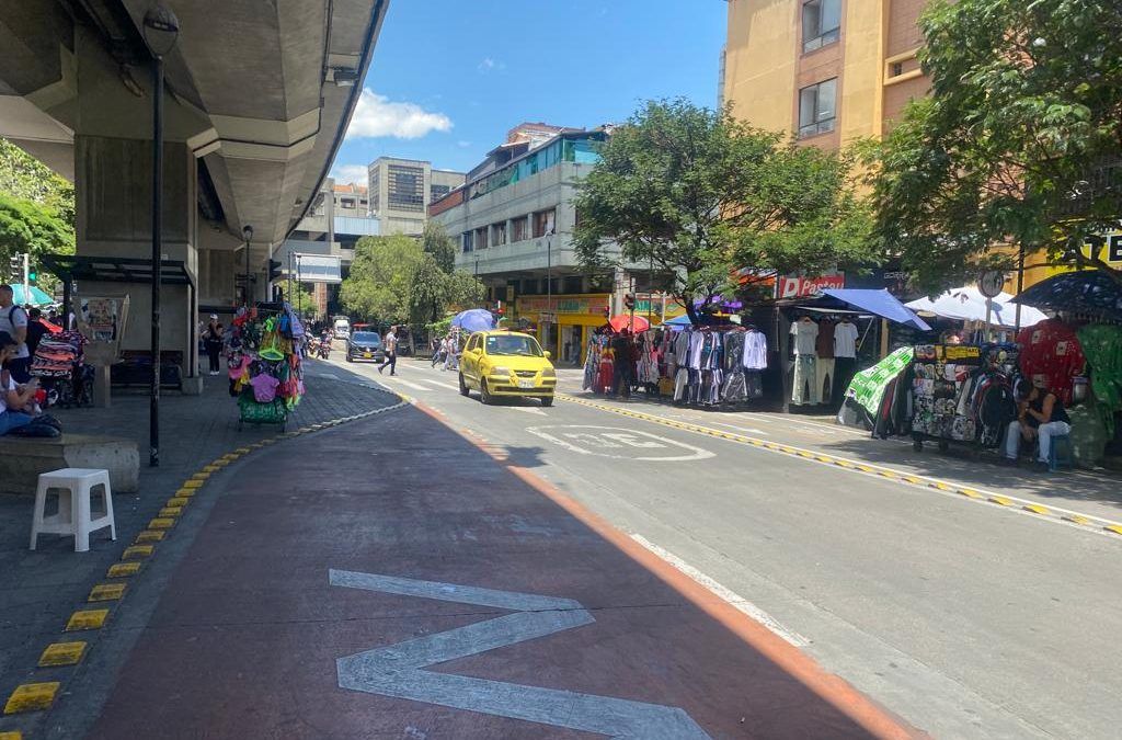 Bajos del metro, una zona perdida del centro