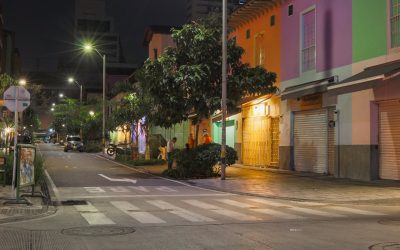 Poco a poco, las noches del centro vuelven a iluminarse