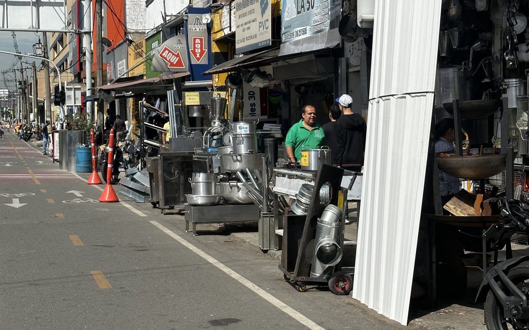 aceras convertidas en bodegas