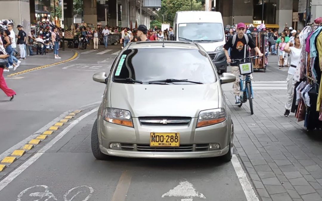 ¿Rutas de EnCicla o parqueaderos públicos?