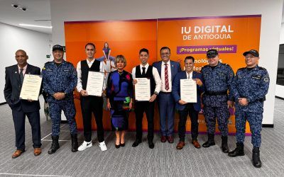 Cuatro estudiantes privados de la libertad se gradúan de la IU digital de Antioquia