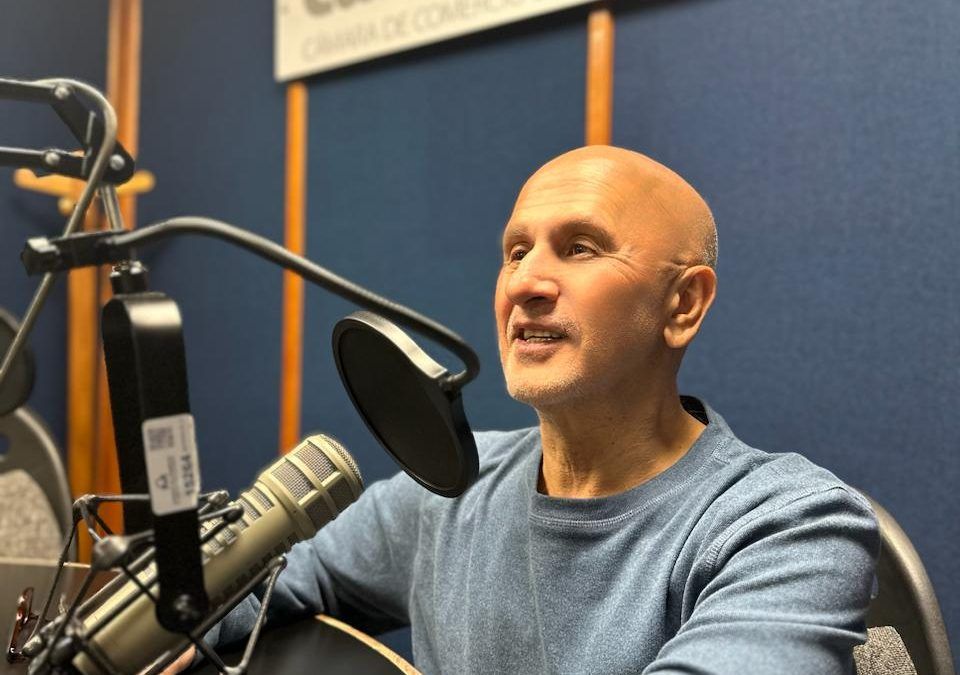 Javier Rodríguez, la voz de la transformación musical en Cámara FM
