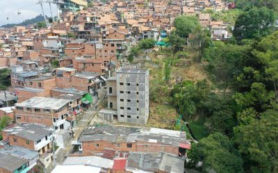 Alcaldía reanuda proyecto de vivienda social en la comuna Villa Hermosa
