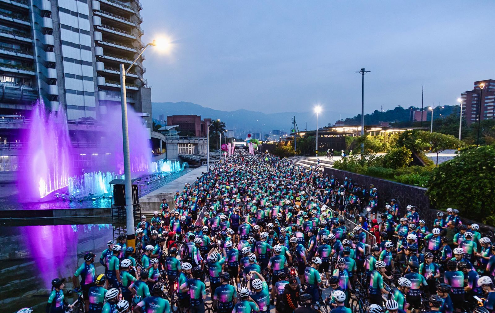 This Sunday the Medellín route is being run.  Know the schedules and street closures