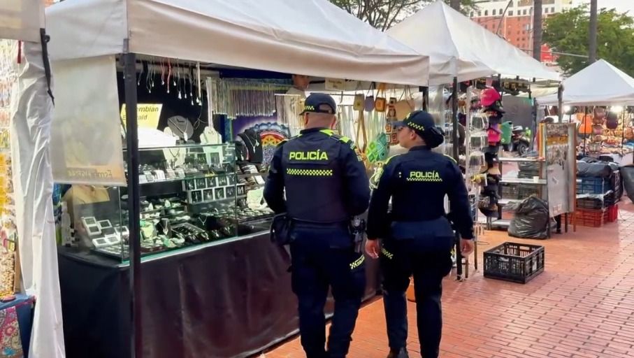 Policías