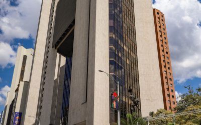 Edificio Vicente Uribe Rendón antiguo palacio arzobispal