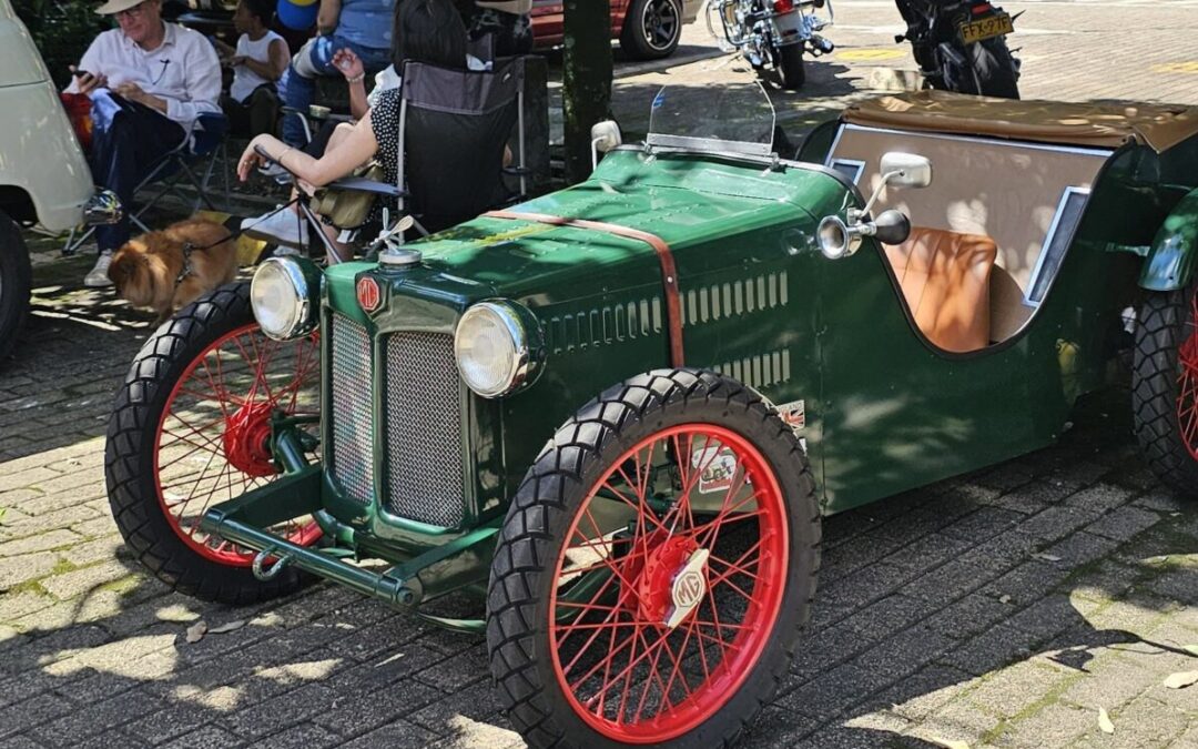 El Pulguero Automotor revive la pasión sobre ruedas en el centro de Medellín