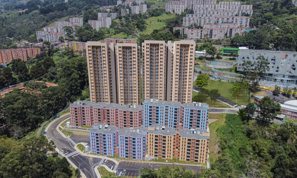 ¿Quiere comprar vivienda? Medellín asesora familias para cumplir su sueño