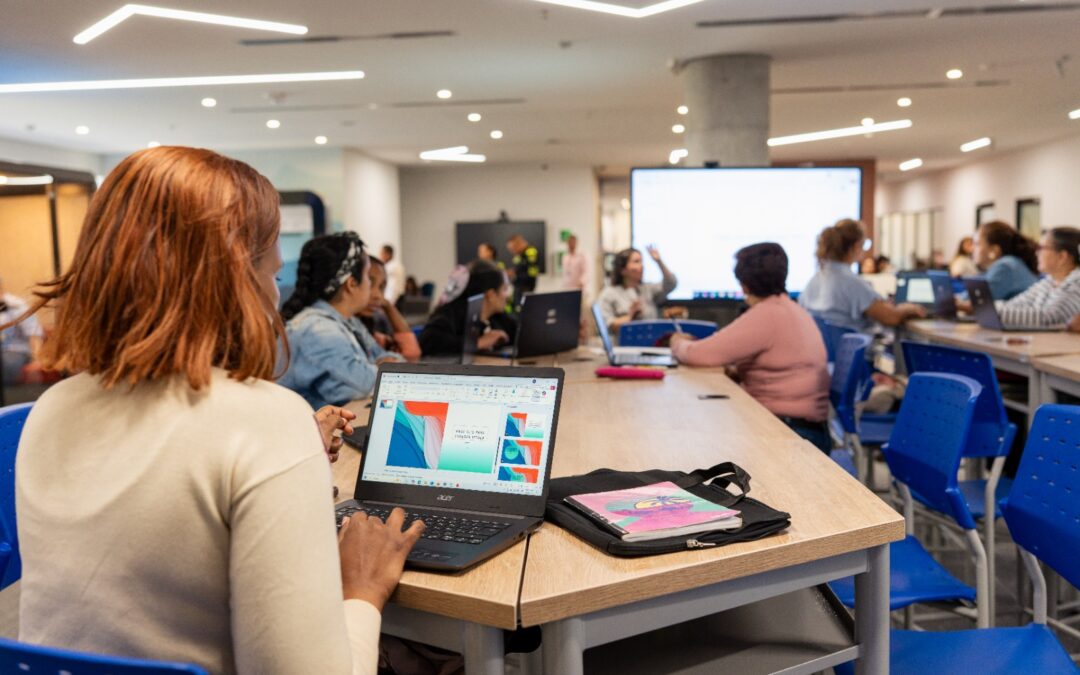 Mil cupos gratuitos para que mujeres se formen en inteligencia artificial en Medellín